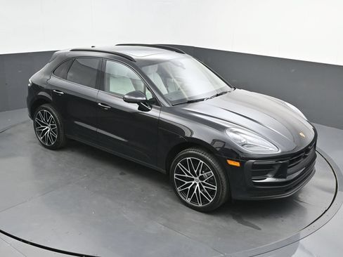 New 2026 Porsche Macan AWD/4WD image 30