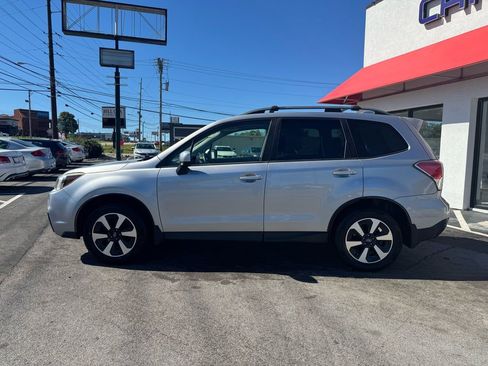 Used 2017 Subaru Forester 2.5i Premium image 4