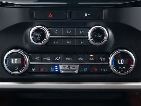 Used 2022 Ford Expedition Limited image 35