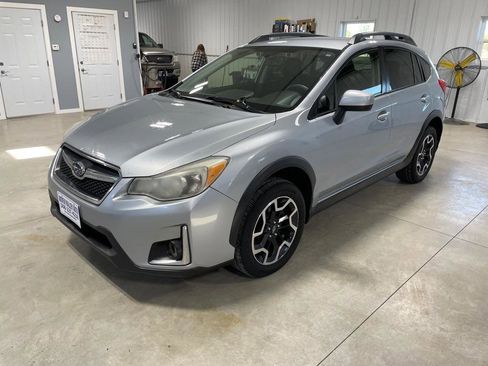 Used 2016 Subaru Crosstrek 2.0i Premium AWD/4WD image 3