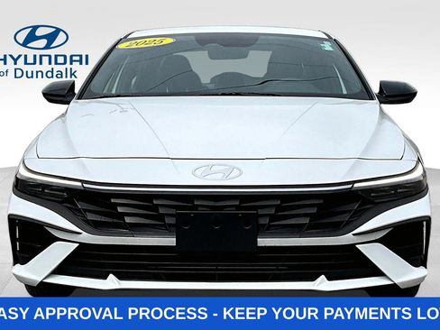 Used 2023 Hyundai Santa Fe SEL w/ Premium Package FWD image 2