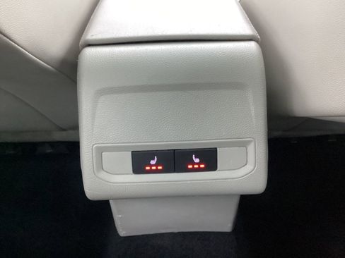 Used 2020 Volkswagen Jetta SE w/ SE Cold Weather Package image 39