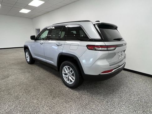New 2025 Jeep Grand Cherokee Laredo X AWD/4WD image 18
