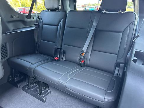 Used 2024 GMC Yukon XL Denali image 33