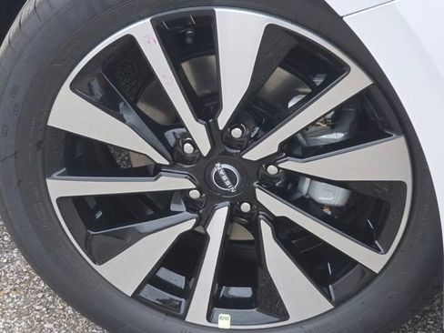 New 2025 Nissan Sentra SV w/ SV Premium Package image 18