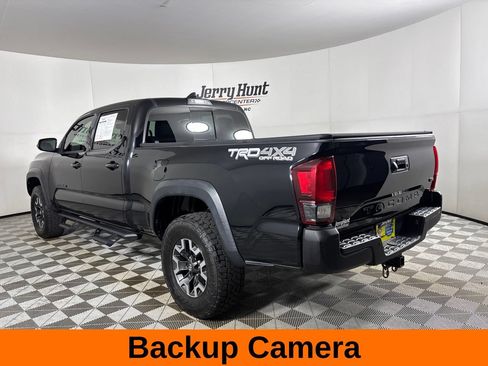 Used 2019 Toyota Tacoma TRD Off-Road w/ TRD Premium Off Road Package AWD/4WD image 8