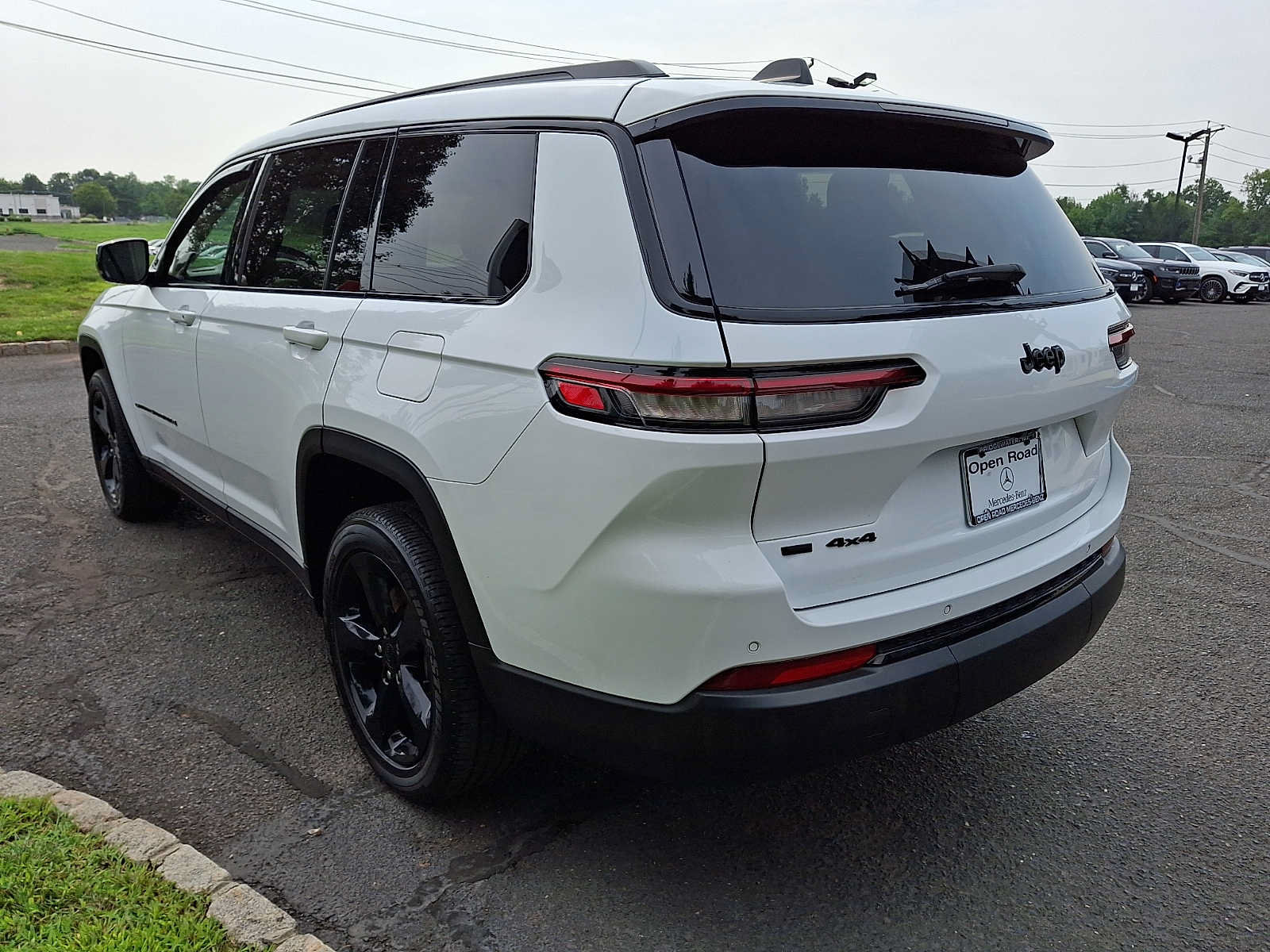 Used 2023 Jeep Grand Cherokee L Laredo AWD/4WD image 4