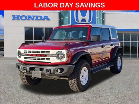 Used 2025 Ford Bronco Heritage Edition AWD/4WD image 4