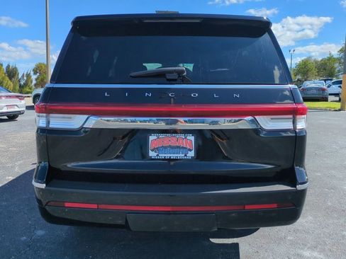 Used 2024 Lincoln Navigator L Premiere image 5