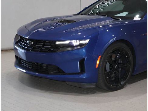 Used 2021 Chevrolet Camaro LT w/ Technology Package RWD image 2