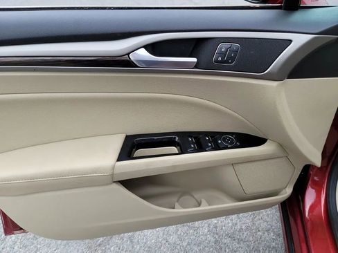 Used 2013 Ford Fusion SE FWD image 11