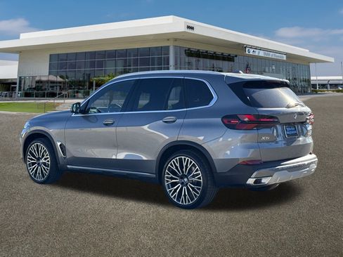 New 2026 BMW X5 sDrive40i image 7