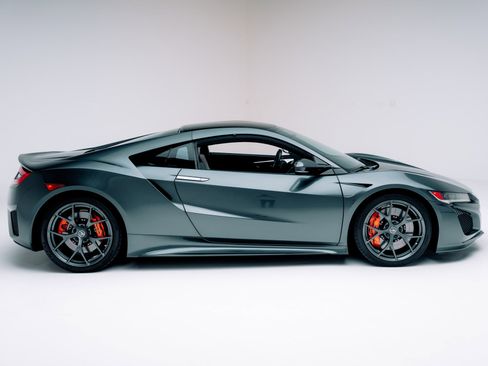 Used 2017 Acura NSX image 17