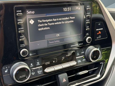 Used 2021 Toyota Highlander XLE AWD/4WD image 26