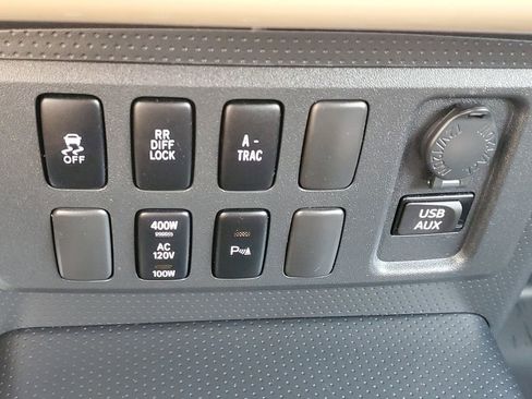 Used 2014 Toyota FJ Cruiser 4WD w/ Upgrade Package image 30