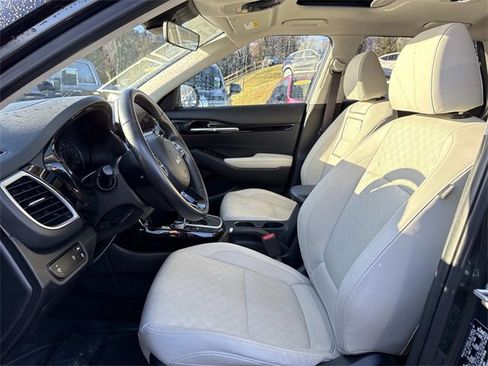 Used 2023 Kia Seltos EX image 9
