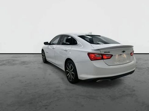Used 2022 Chevrolet Malibu RS FWD image 2