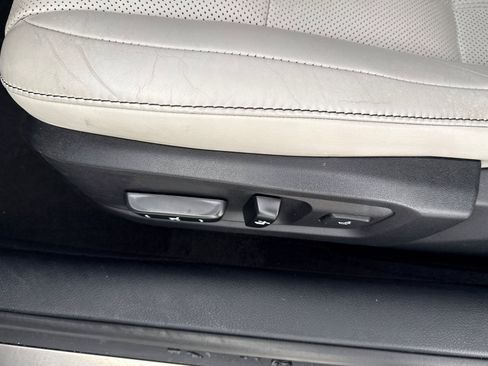 Used 2018 Lexus ES 300h w/ Luxury Package FWD image 12