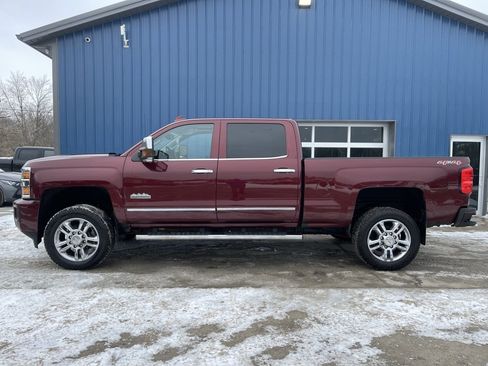 Used 2017 Chevrolet Silverado 2500 High Country image 4