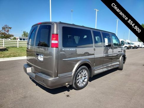 Used 2021 Chevrolet Express 2500 image 8