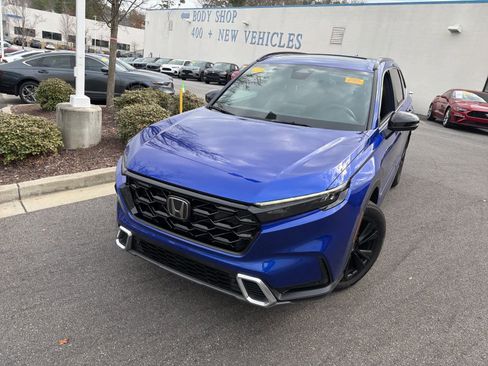 Used 2025 Honda CR-V Sport Touring image 3