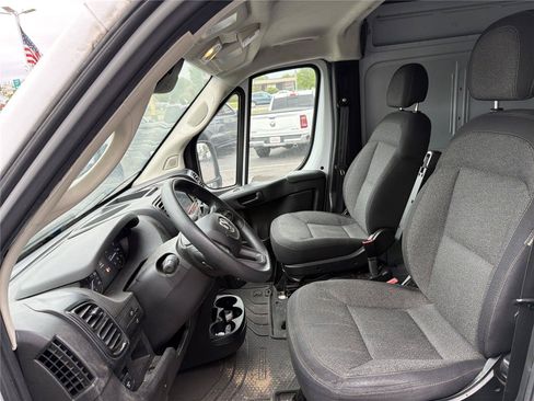 Used 2023 RAM ProMaster 2500 FWD image 4