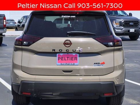 New 2026 Nissan Rogue SV w/ Rock Creek Premium Package AWD/4WD image 4