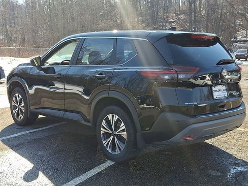 Certified 2023 Nissan Rogue SV image 5