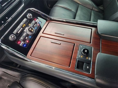 Used 2023 Lincoln Navigator Reserve image 19
