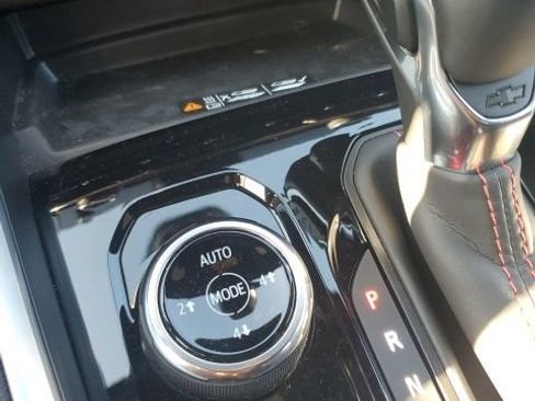 Used 2025 Chevrolet Colorado Z71 w/ Technology Package image 12