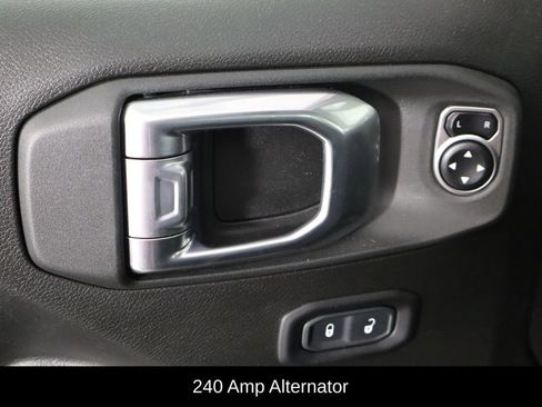 Used 2023 Jeep Gladiator Sport AWD/4WD image 22