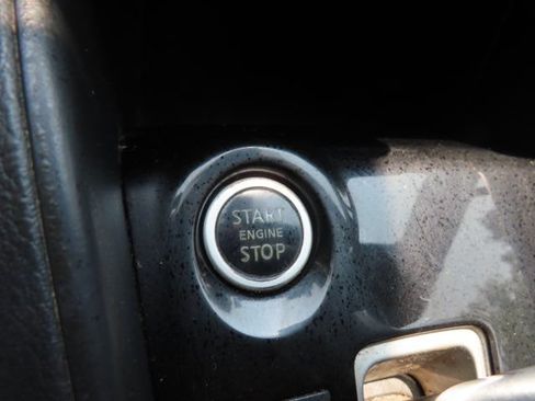 Used 2020 Nissan Versa SV FWD image 26