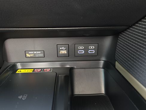 Used 2026 Toyota Camry SE FWD image 27