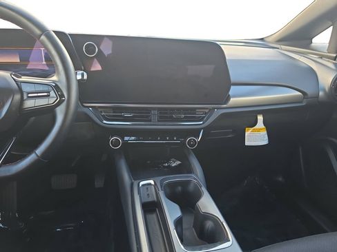 Used 2025 Chevrolet Equinox EV RS FWD image 14