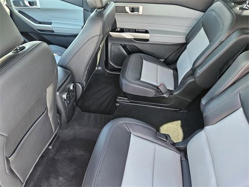 Used 2024 Ford Explorer XLT w/ Equipment Group 202A image 28