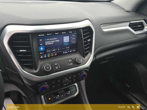 Used 2023 GMC Acadia SLT w/ Preferred Package image 28