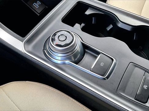 Used 2021 Ford Edge SE w/ Cargo Accessory Package image 29