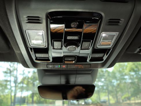 Certified 2026 Cadillac Escalade Platinum Sport w/ LPO, Floor Liner Package AWD/4WD image 39