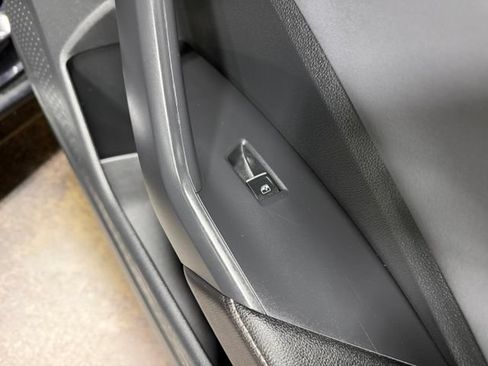 Used 2025 Volkswagen Jetta SE FWD image 24