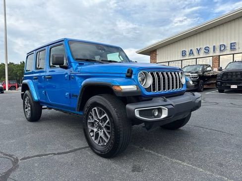 Used 2025 Jeep Wrangler Unlimited Sahara AWD/4WD image 2