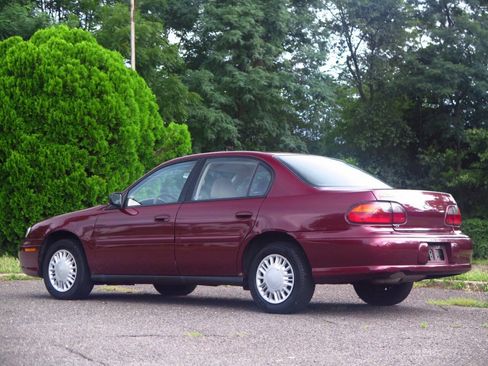 Used 2001 Chevrolet Malibu V6 FWD image 3