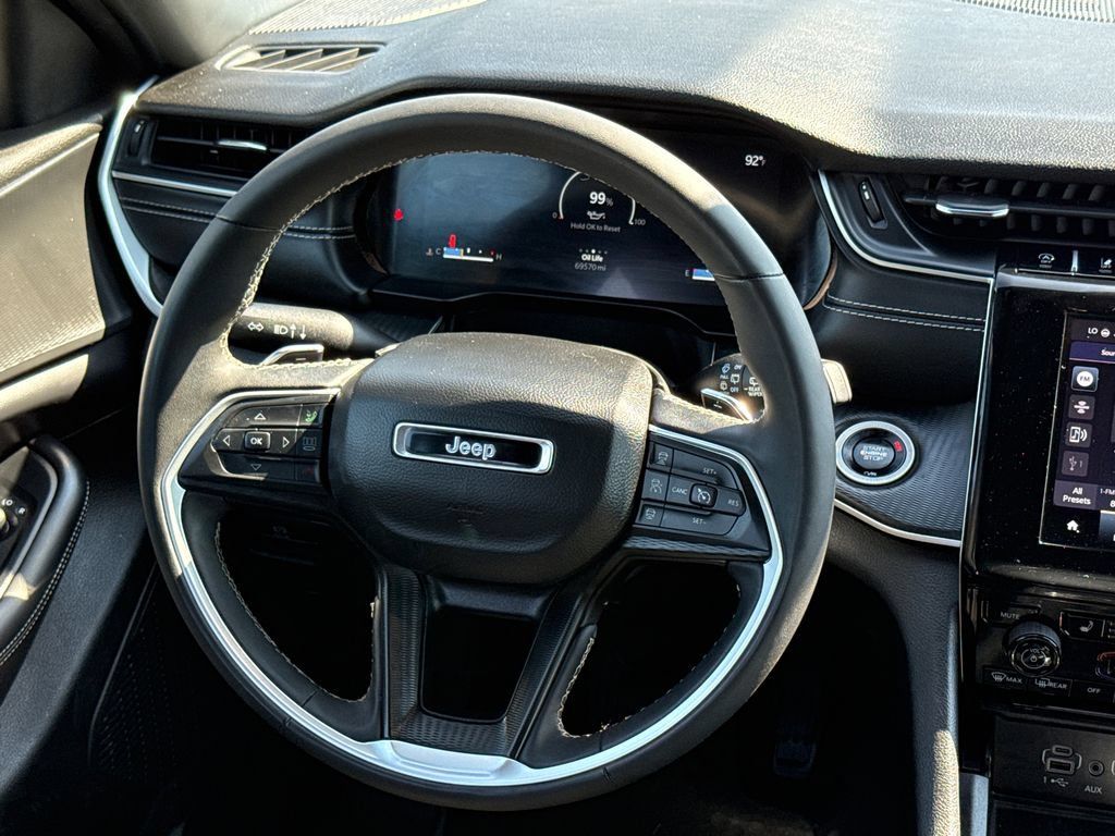 Used 2024 Jeep Grand Cherokee Altitude RWD image 13