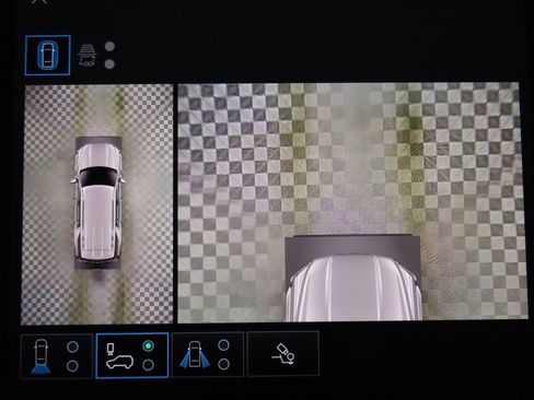 Used 2025 GMC Yukon Denali w/ Sun & Power Step Package image 14