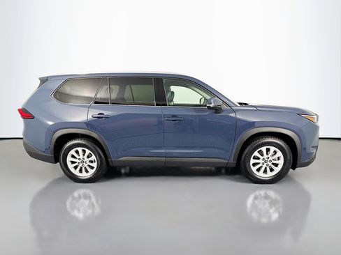 Used 2024 Toyota Grand Highlander XLE image 4