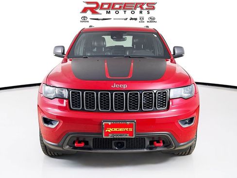 Used 2018 Jeep Grand Cherokee Trailhawk image 2