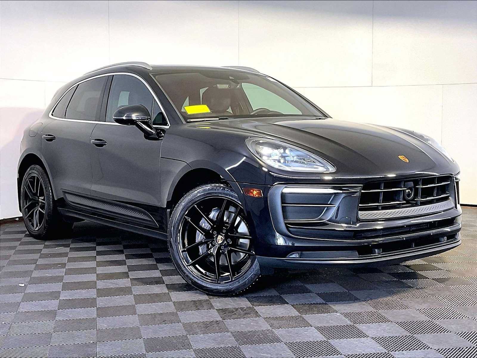 Certified 2022 Porsche Macan AWD/4WD image 9