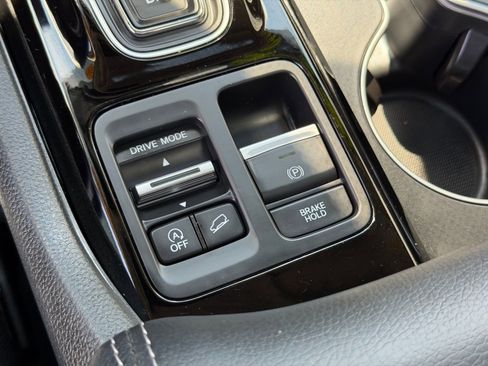 Used 2025 Honda Pilot Touring image 28