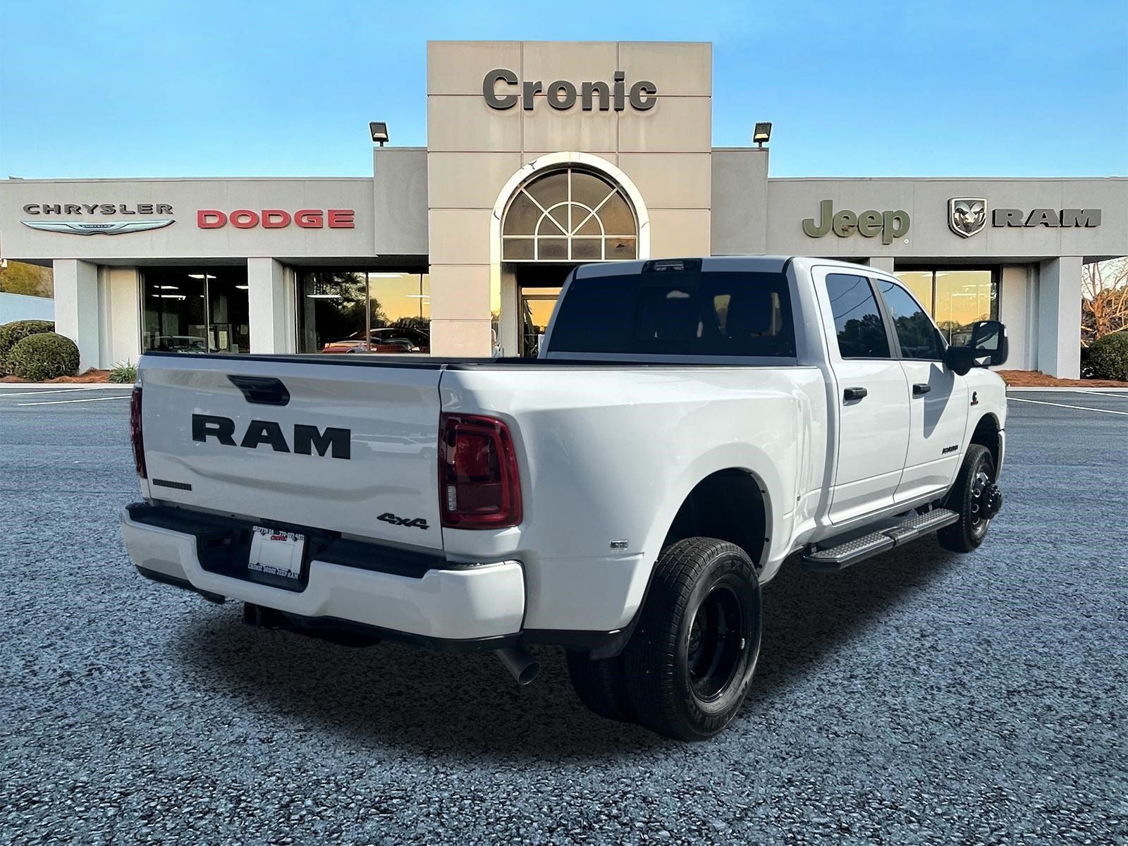 Used 2025 RAM 3500 Big Horn AWD/4WD image 3