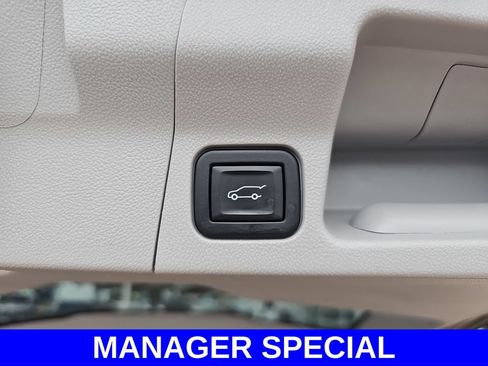 Used 2023 GMC Acadia SLE w/ Driver Convenience Package AWD/4WD image 14