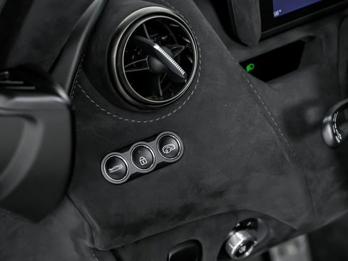 Used 2019 McLaren 720S image 25